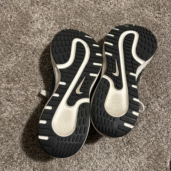 Nike React running shoe, women’s size 8.5, nearly brand new - Picture 4 of 4